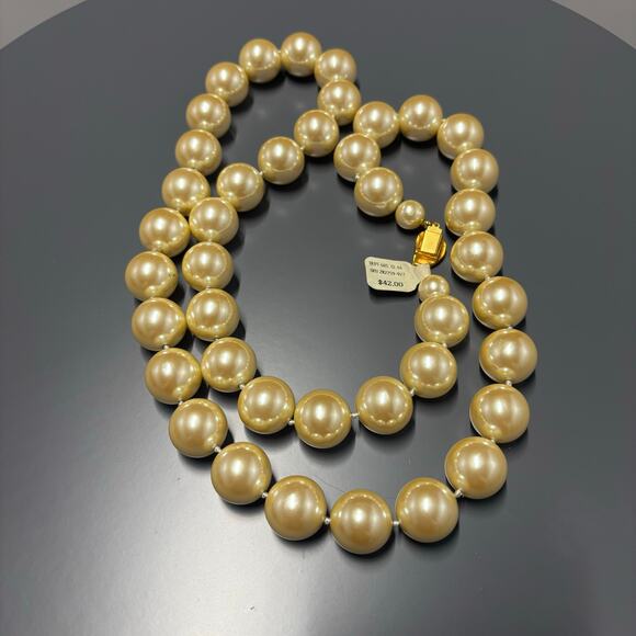 Ann Taylor Faux Pearl Statement Necklace Gold Beads NWT - Picture 11 of 13